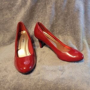 Predictions Comfort Plus Dress Heels Shoe Holiday Christmas Red Pre-owned